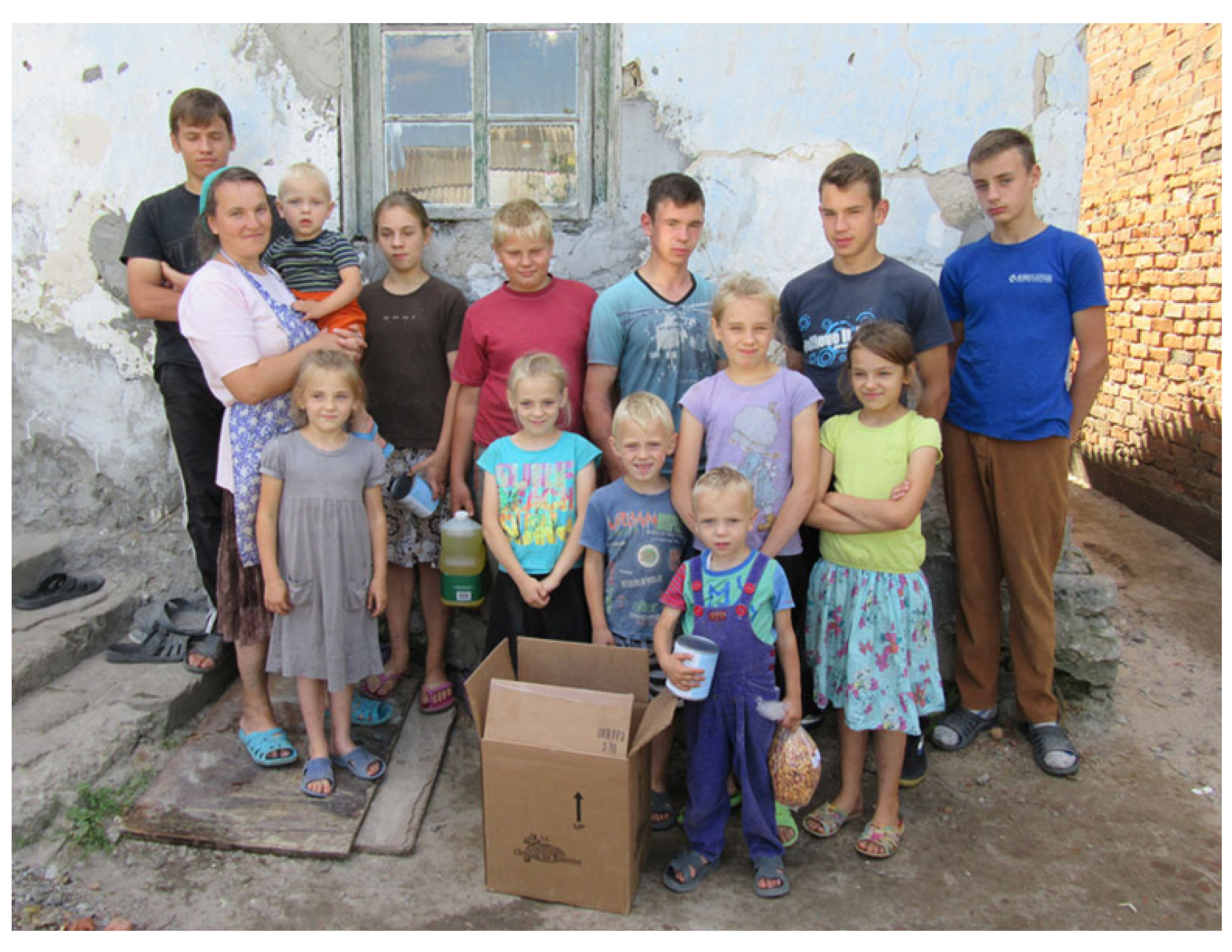 Food Parcels Bless Hardworking Family of 14